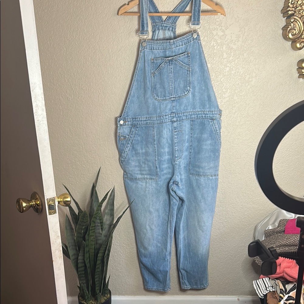 Gap Women’s Blue Denim Overalls Size XL